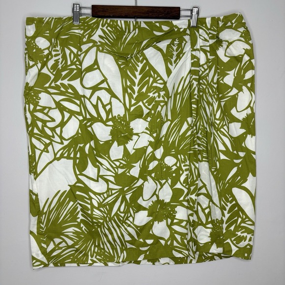Lane Bryant Dresses & Skirts - Lane Bryant Skirt Women 24 Green Tropical Wrap Floral A-Line Mini Vacation